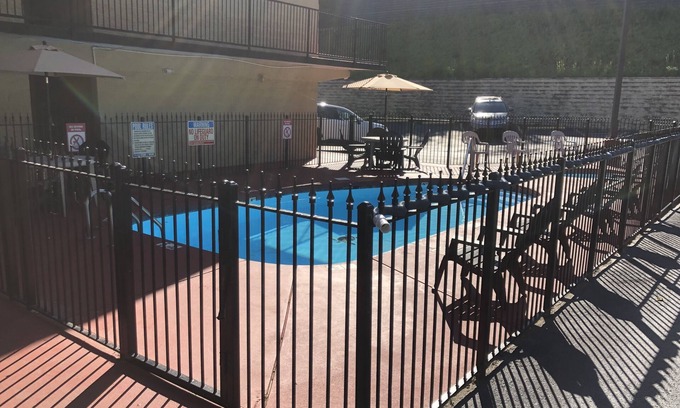 Pigeon Forge Hotel | Smoky View Inn