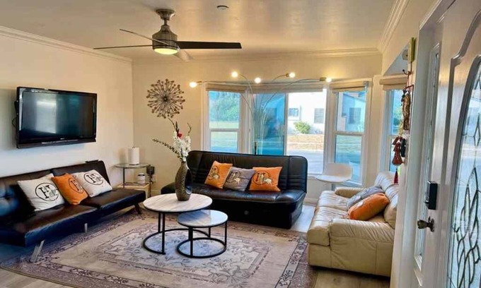 Monterey Park House | Smooth Seamless Stay · 5 Ensuite Bedroom Gem!