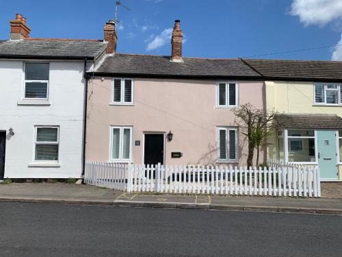 Christchurch House | Smugglers Cottage