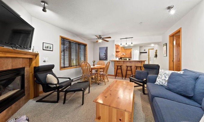 Sun Peaks Apartment | Snow Creek Village #37 By Bear Country