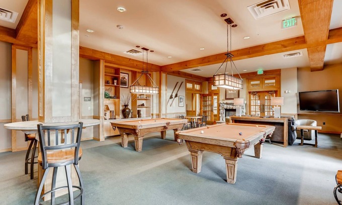 River Run Condo | Snow Life - 2bed/2bath Walk to Ski + Pool/Hot Tub