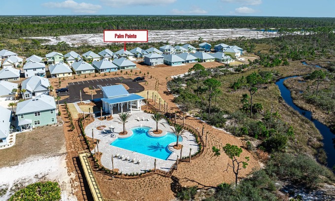 Port St. Joe House | Snowbirds,HeatedCommunityPool,FreeGolfCart,Walk2Beach,Steps2Pool,BeachEquipment
