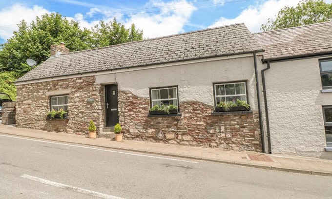 Laugharne House | Snowdrop Cottage