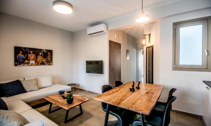 Agios Nikolaos Apartment | So Close!