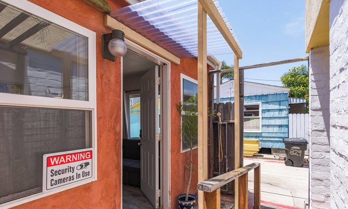 San Diego House | SO Cute Beach Studio bungalow in North Mission Beach 92109 - AJ George Broker