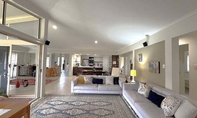 Pottsville House | Soak Up the Sun, Relish the Relaxation