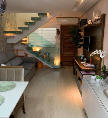 Asturias Apartment | Sobrado em condomínio à 700m da praia Asturias Guarujá - SP