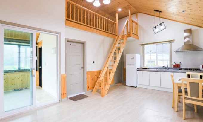 Gangneung House | Sogeumgang Three Mountain Pension