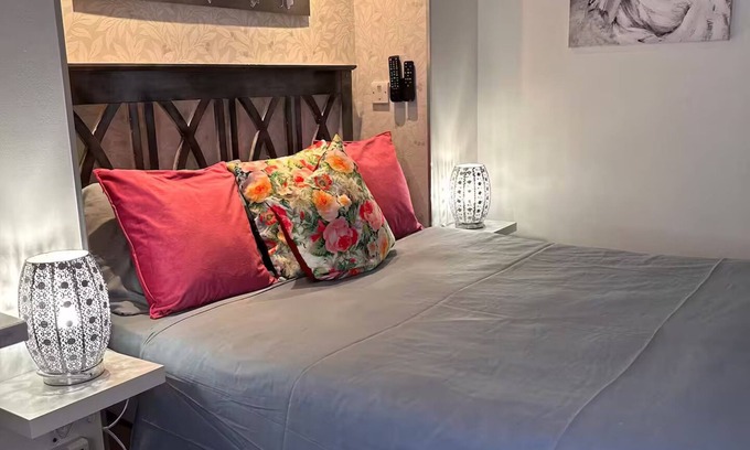Soho Apartment | Soho pink luxury