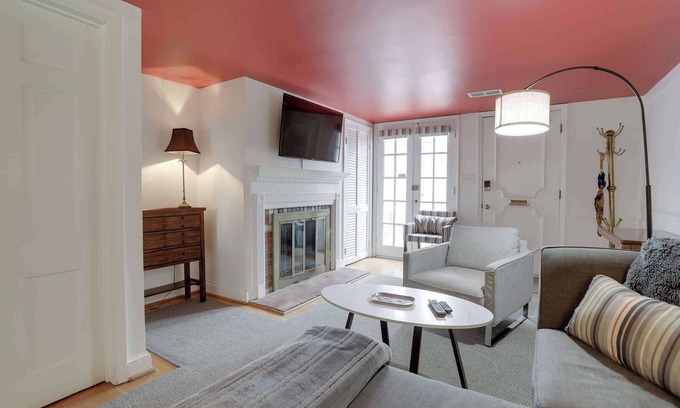 Capitol Hill House | Sojourn Only 8 Blocks to Capitol & Private Patios