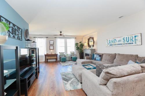 Sandbridge Apartment | Sojourn Sea Views with Balcony & Fireplace Sleeps 7