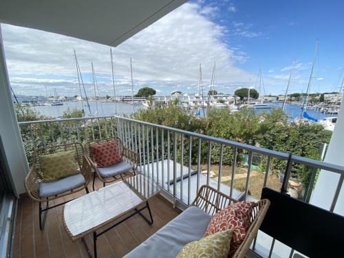 Le Grau-Du-Roi Apartment | Sol-y-Days Santa Maria vue sur les marinas