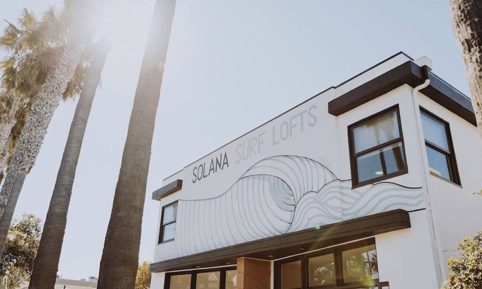 Solana Beach Apartment | Solana Artistic, Renovated and Private Beach Loft