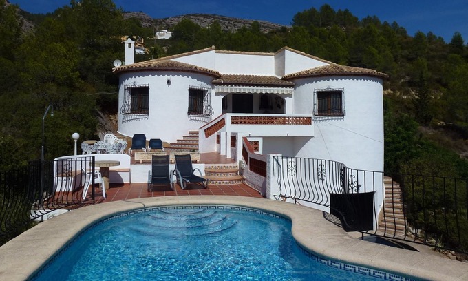 Jalon Villa | Solar Powered Villa With Private Pool And Spectacular Views Of Mountains