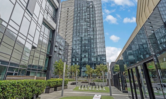 Downtown San Francisco Apartment | SoMa 1 BR w/Office by Anyplace - 10763