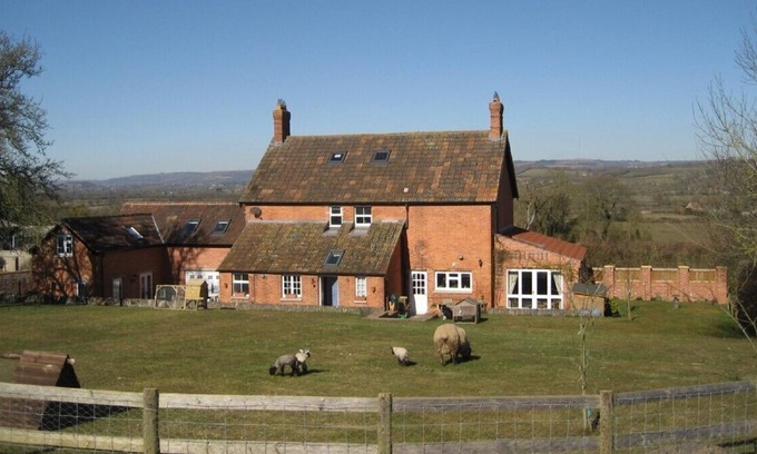 East Pennard Apartment | Somerset small holding - family friendly - lots of small animals - plus hot tub