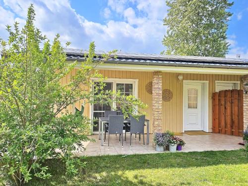 Zurow House | Sommerwiese - ABC327