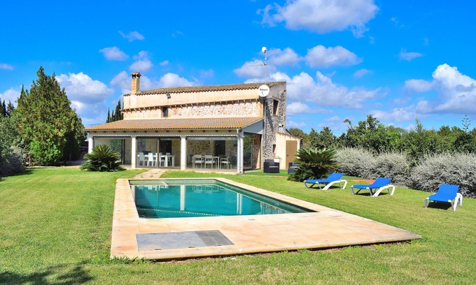 Muro Villa | Son Morey Tarongers 108 fantastic finca with private pool, garden, terrace and air conditioning