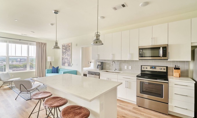 Rutledge Hill Apartment | Sonder at LC SoBro | Superior Two-Bedroom Apartment