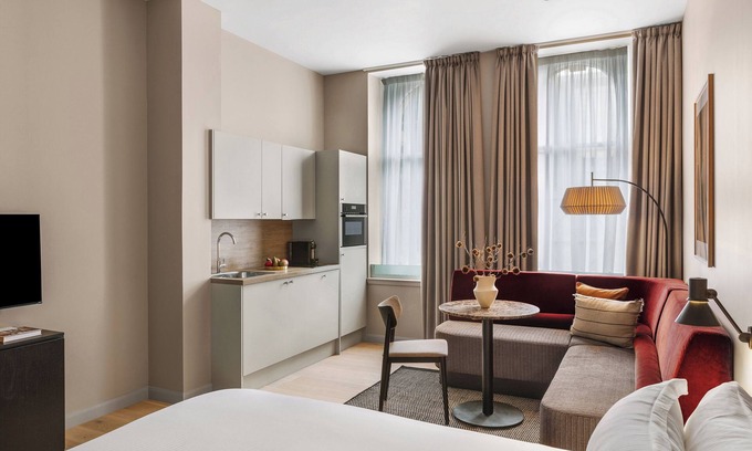 City Centre Glasgow Apartment | Sonder at The Teacher | Queen Studio Apartment