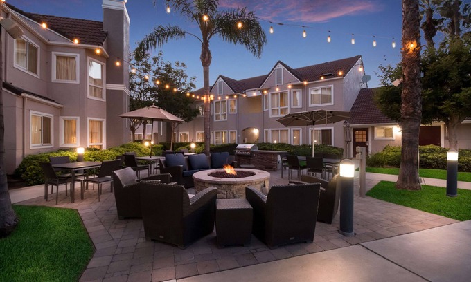 Downtown Village Hotel | Sonesta ES Suites Huntington Beach Fountain Valley
