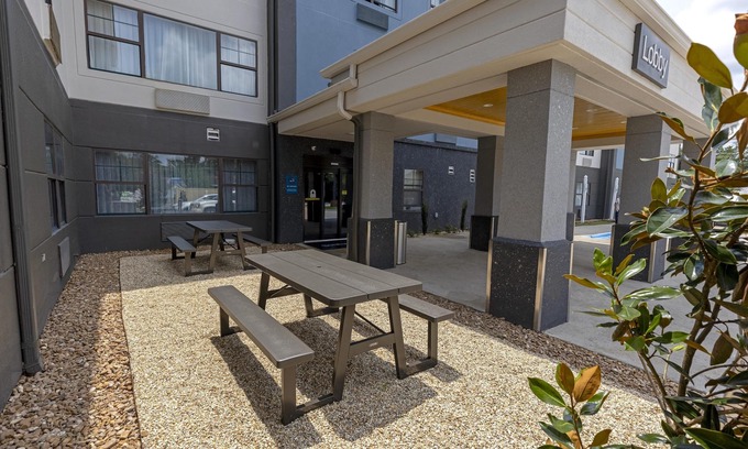 Lafayette Hotel | Sonesta ES Suites Lafayette Airport