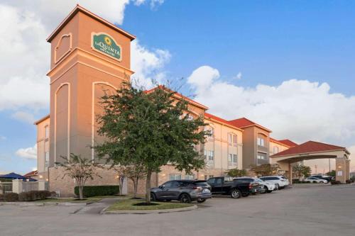 Westchase Hotel | Sonesta Essential Houston Westchase