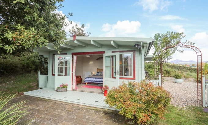 Rhyd-y-clafdy House | Songbird Hideaway