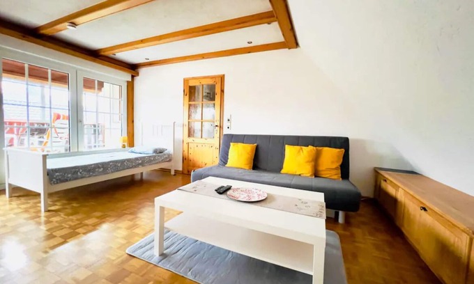Soltau Apartment | Sonnige Single Wohnung mit Balkon und Blick ins Grüne