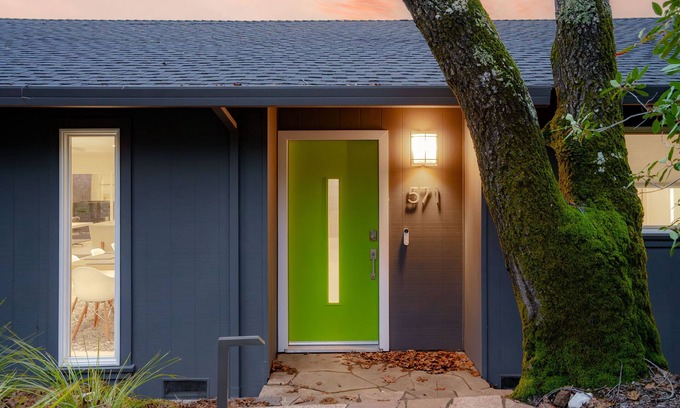Sonoma House | Sonoma Vista Home! Modern. Serene. Wine Retreat! Downtown and Wine Country!