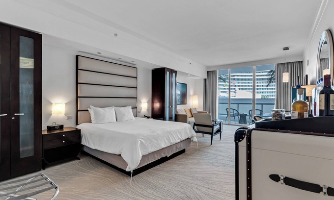Mid Beach Hotel | Sorrento Garden View Junior Suite Fontainebleau