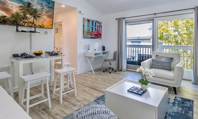 Downtown Condo | *SOUL OF DUVAL @ DUVAL* Modern/Centrally Located + LAST KEY SERVICES.