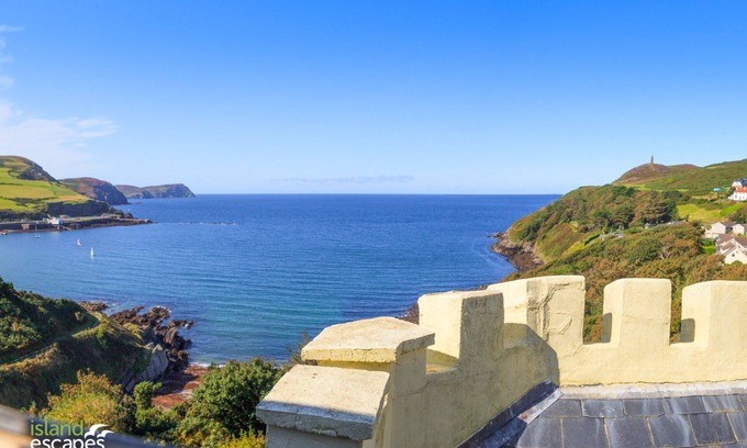Port Erin Apartment | Sound of the Sea - a holiday cottage that sleeps 5 guests in 3 bedrooms