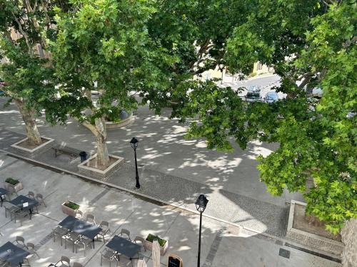 Velaux Apartment | SOUS LES PLATANES