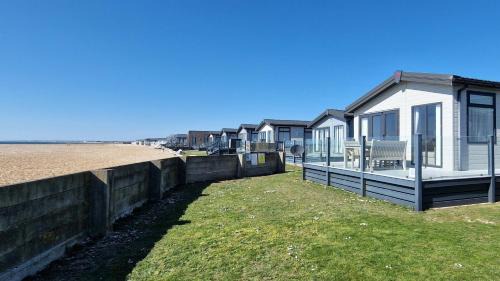 Selsey House | South Beach lodge, Bracklesham Bay, Selsey