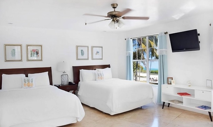 Flamingo/Lummus Hotel | South Florida Escape! Walk to Versace Mansion and Lummus Park