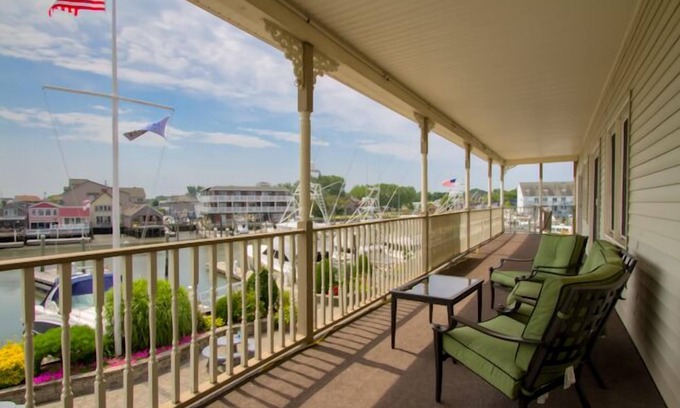 Cape May Condo | South Jersey Marina, one of the coast's leading boutique marinas, is making their owner's quarters available for weekly rental, Sunday to Sunday.