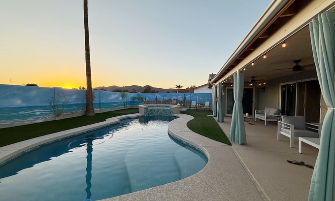 Ahwatukee Foothills House | South Mountain-FREE HEATED Pool and Hot Tub Close to trails & park. NEW