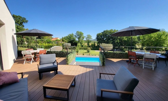Montarnaud Villa | SOUTH OF FRANCE A CHARMING VILLA ALL COMFORT WITH SWIMMING POOL AND PARK