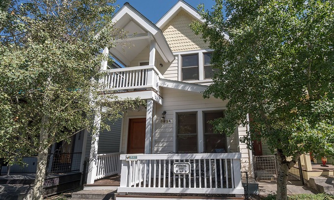 Telluride House | SOUTH PACIFIC TOWNHOUSE- Walk to Gondola and Exquisite Mountain Views