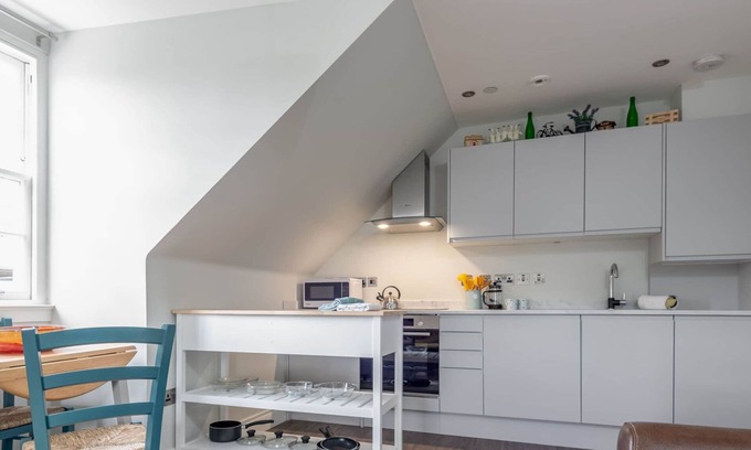 St. Andrews Apartment | South Street Apartments (No 14G)