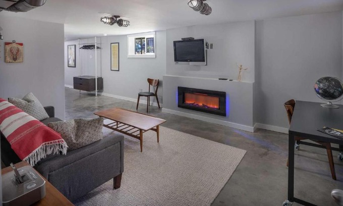 Richmond Villa | Southeast Portland Retreat