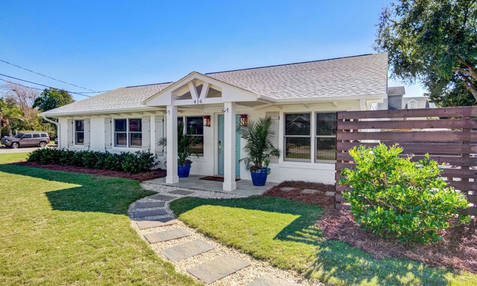 Isle of Palms House | Southern Dream! Newly Heatable Private Pool- Just Steps from Ocean!