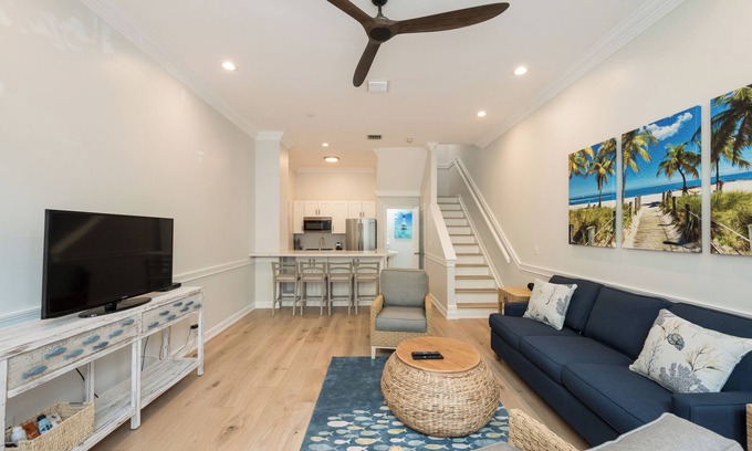 Historic Seaport House | Southern Escape at Truman Annex - 2 Bed/2.5 Bath with Parking & Shared Pool