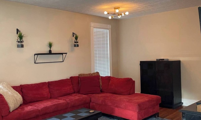 Wilder Park Apartment | Southern Parkway Retreat Near Downtown Louisville