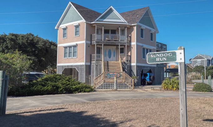 Sunset Village House | Southern Seasons – Pool, Hot Tub & Pet-Friendly