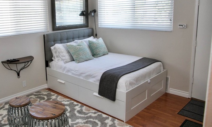 South Park Cottage | Southpark Luxury Studio with Parking
