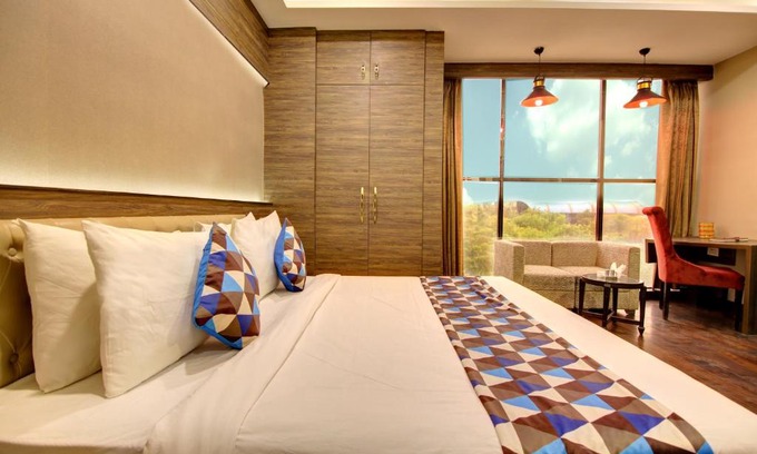 Dwarka Hotel | Southwest Inn - Boutique Hotel