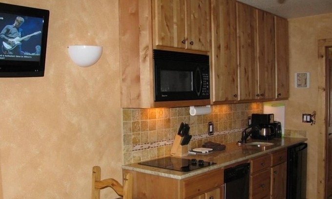 Telluride Condo | Southwest Stylecondo1br/1BA,Hot Tub/Pool,Near Gondola,on River