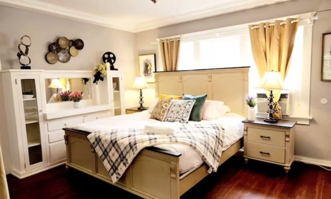 South Pasadena Apartment | SP20 LUXE 2Bedroom/1Bathroom Apartment Prime location King-bed ! SP23
